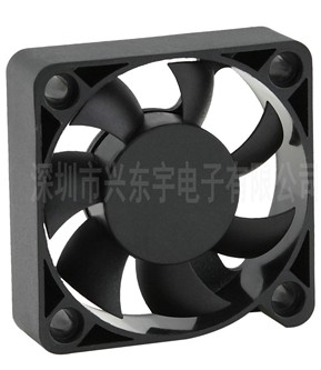 影响“舞台灯光散热风扇”噪音的因素有哪些？