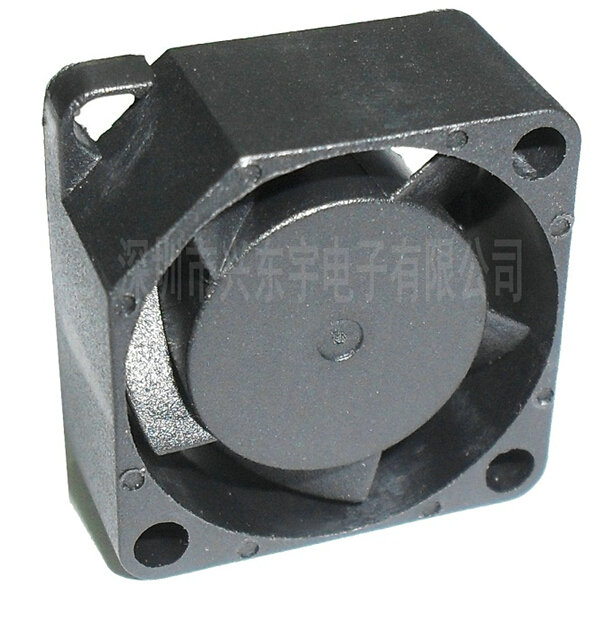 微型横流风扇‘老虎头上的虱子’四两拨千斤。