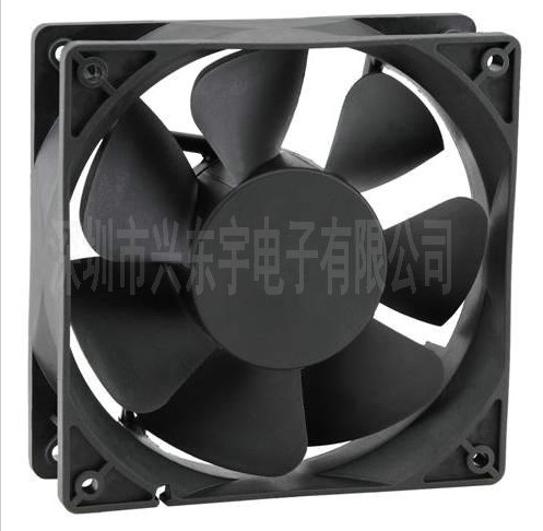 双滚珠交流风扇细心清理，专心制造！