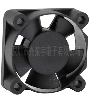 电饭煲散热风扇转子平衡轴心在哪里？